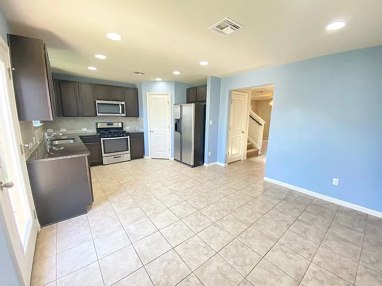 1010 Sand Post Pl — Photo 12