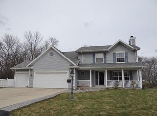 8624 Old Settlers Dr, Franksville, WI 53126