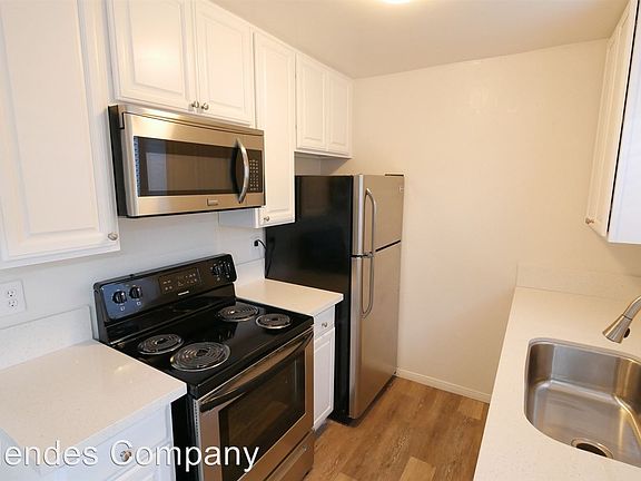 4th image of 4057 46th St APT 2