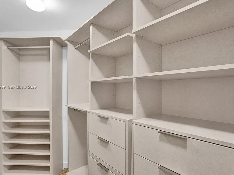 650 NE 32nd St #1001 — Photo 17