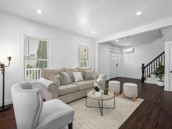 1 Avon Pl, Fitchburg, MA 01420