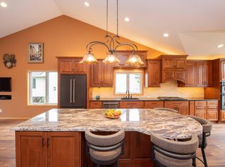 7806 Hill Rd, Woodbury, MN 55125