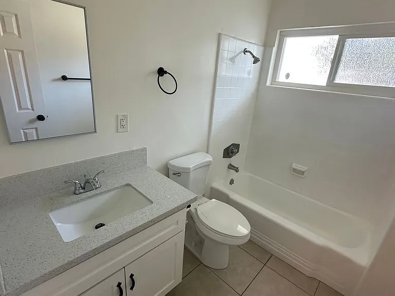 700 E Holly Ave — Photo 6