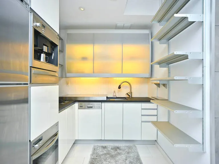 529 W 42nd St #9-Q — Photo 7