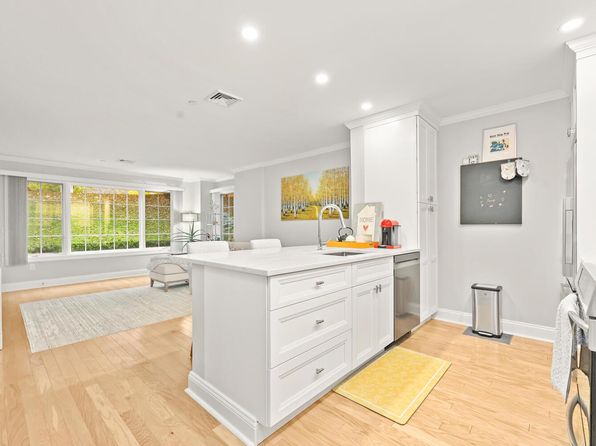 2 Homestead Ln UNIT 106