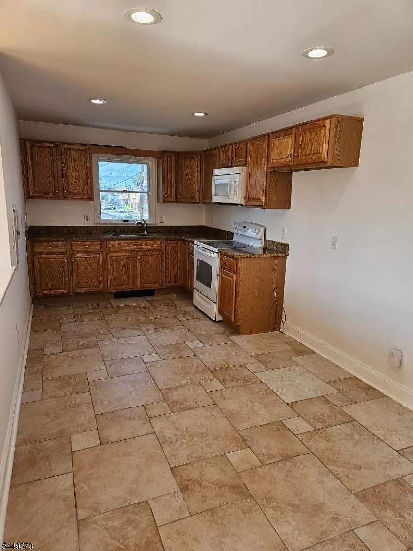 1 bed, 1.0 bath, 760 sqft, $2,100 — Photo 4