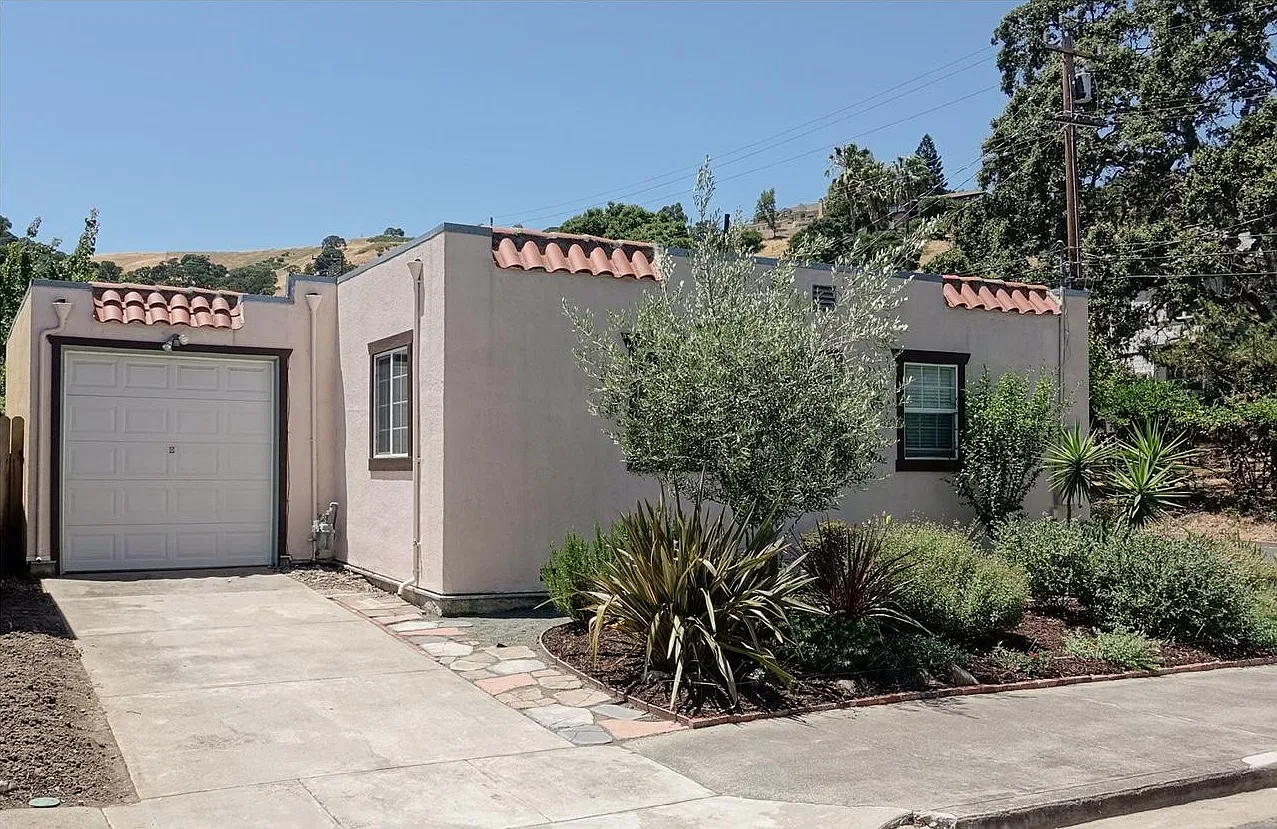 236 Arreba St — Photo 2