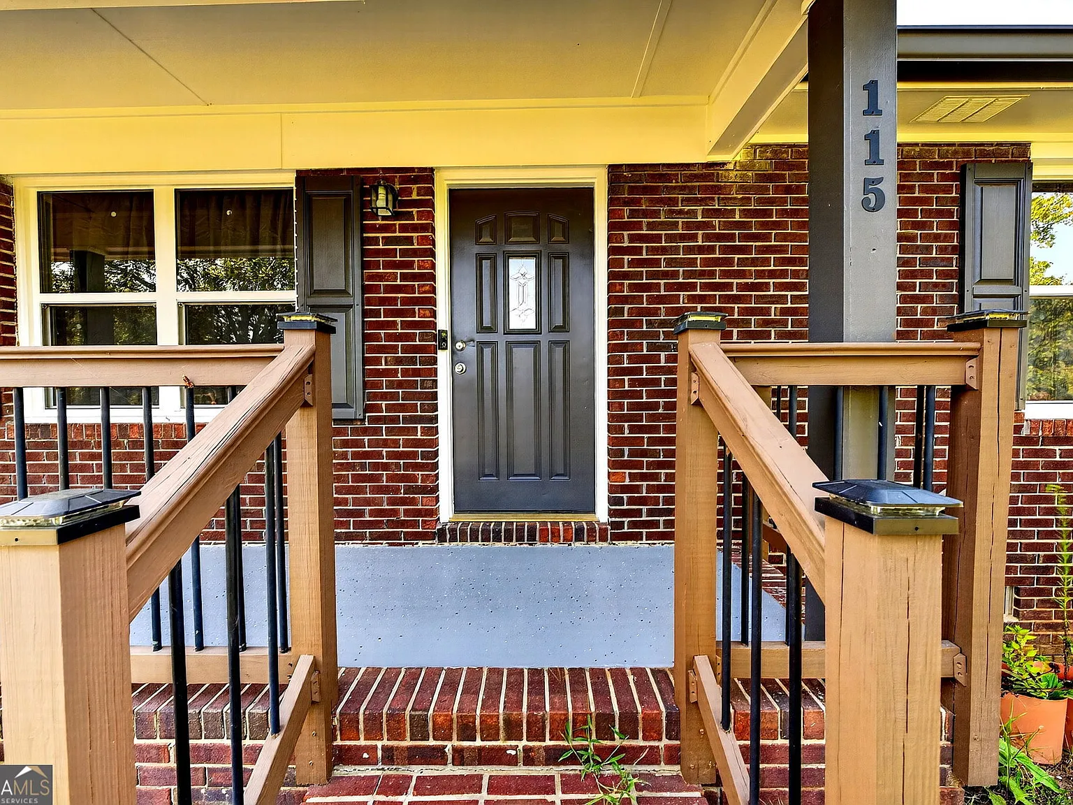 3 bed, 1.0 bath, 1000 sqft, $1,800 — Photo 4