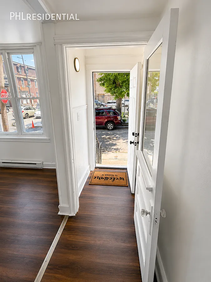 2 Bedroom Single Family House — Photo 2