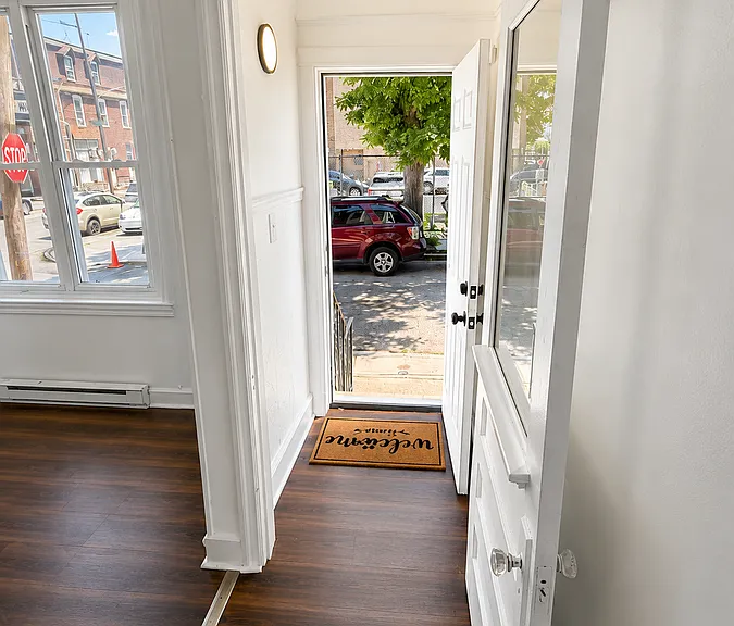 2203 Yelland St — Photo 2