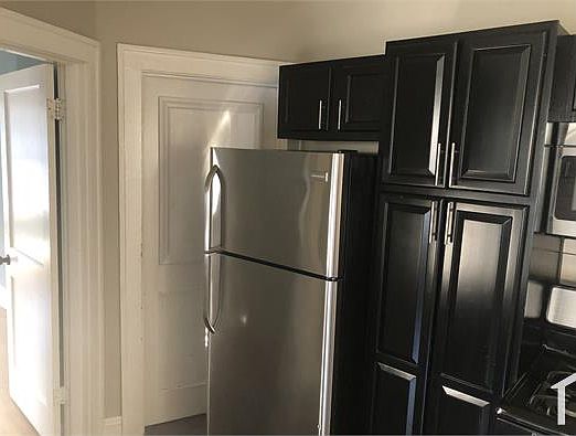 3rd image of 160 College St