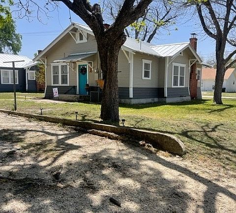 3rd image of 384 N Washington Ave