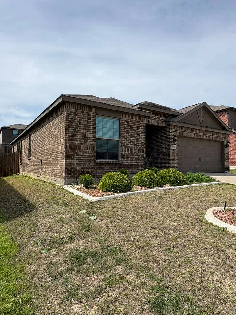 Building Photo - 306 Golden Sands Ln