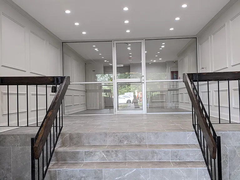 Eastwood Terrace — Photo 10