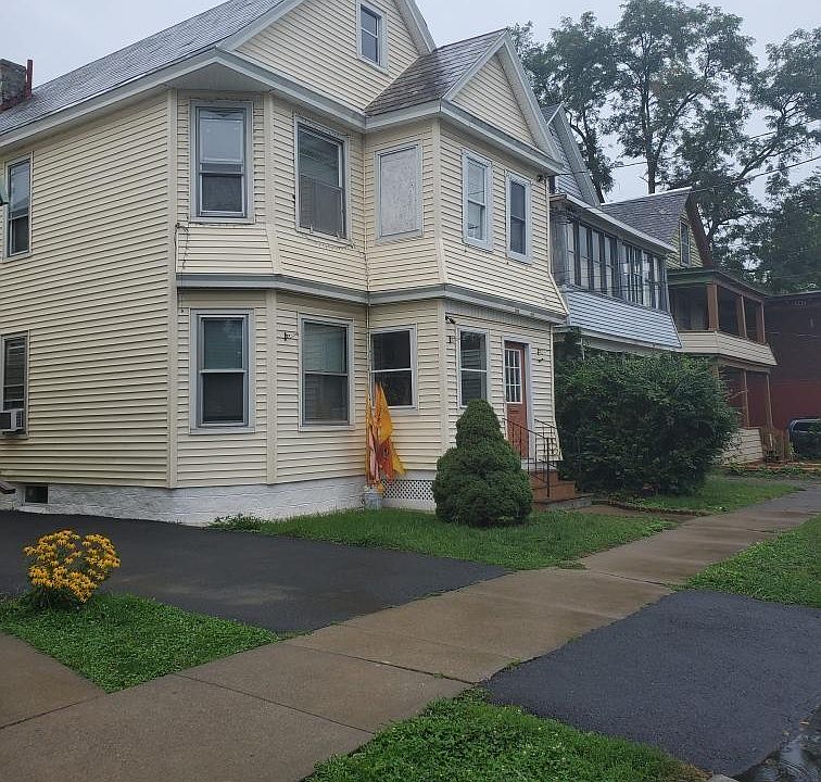 2nd image of 609 Orchard St