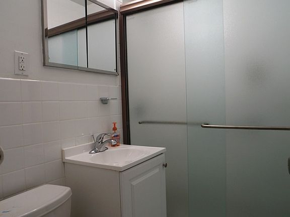 5th image of 300 E 71st St APT 7B