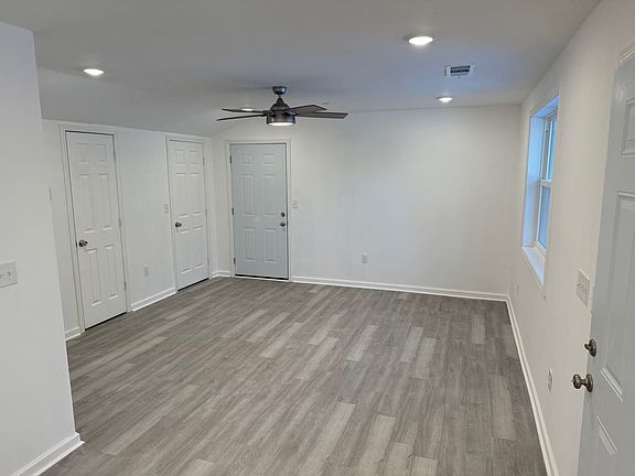 2nd image of 1158 Vaughn St #D