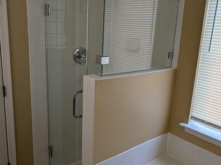 4411 Sutherland Cir — Photo 11