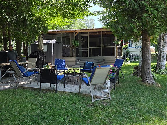 2nd image of 2894 Hogback Rd #409