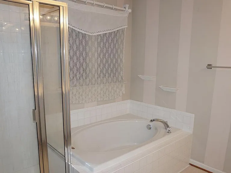 1469 Fawn Hollow Ln — Photo 8