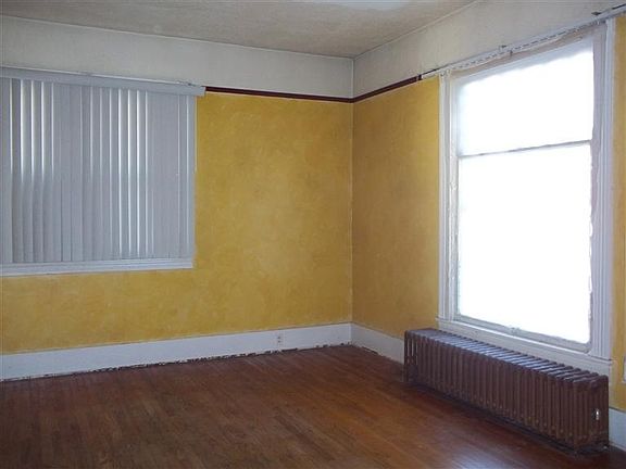 4th image of 315 N Walnut St