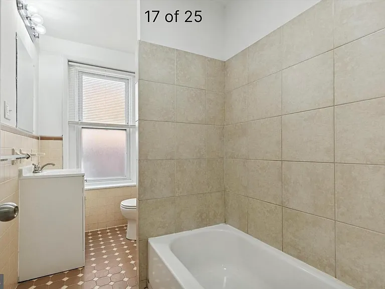 206 Chain St — Photo 6