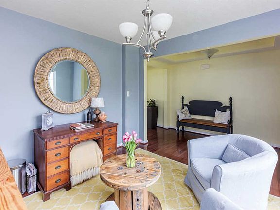 4th image of 522 Woodbine Ct