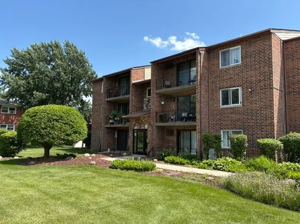 9840 W 153rd St APT 1NE, Orland Park, IL 60462