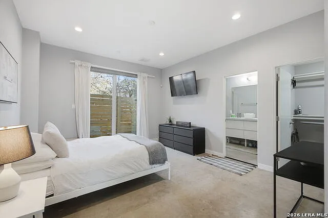 2 bed, 2.0 bath, 1408 sqft, $2,200 — Photo 2
