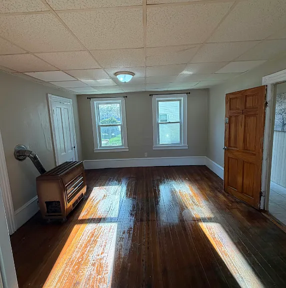 328 336 5th St Unit 1 Fall River Spacious 2 Bedroom in Corky Row Historic District! Great Location — Photo 14