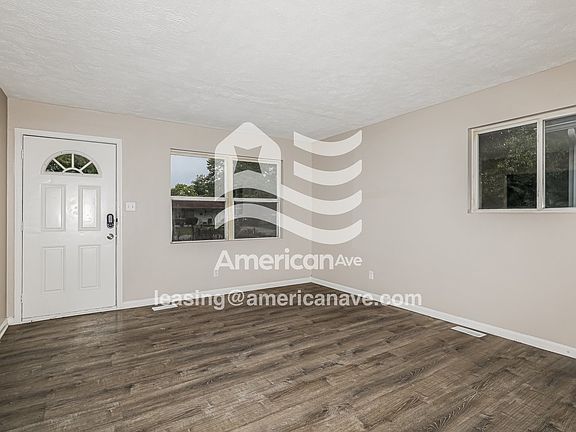 820334_002_living_room_2.jpg