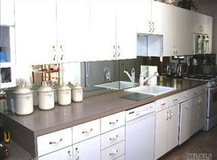 18 Kirby Ln, Commack, NY 11725