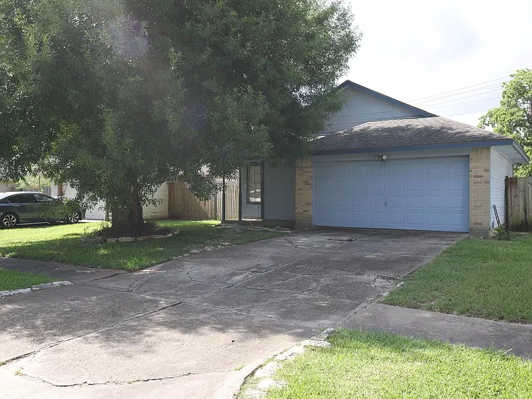 14115 Clear Forest Dr — Photo 1