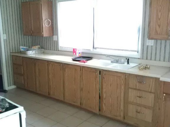 4th image of 1802 S Twyckenham Dr