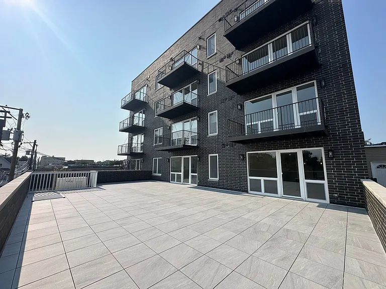 3043 W Irving Park Rd #205 — Photo 15