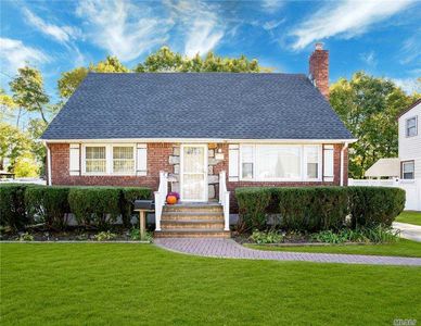 1648 Foxglove Rd, Merrick, NY, 11566