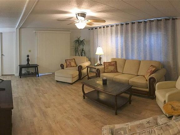 3rd image of 462 Jacaramba CT