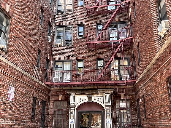 2nd image of 4333 48th St APT 3I