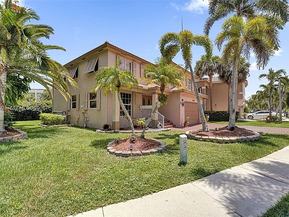 2nd image of 16091 La Costa Dr