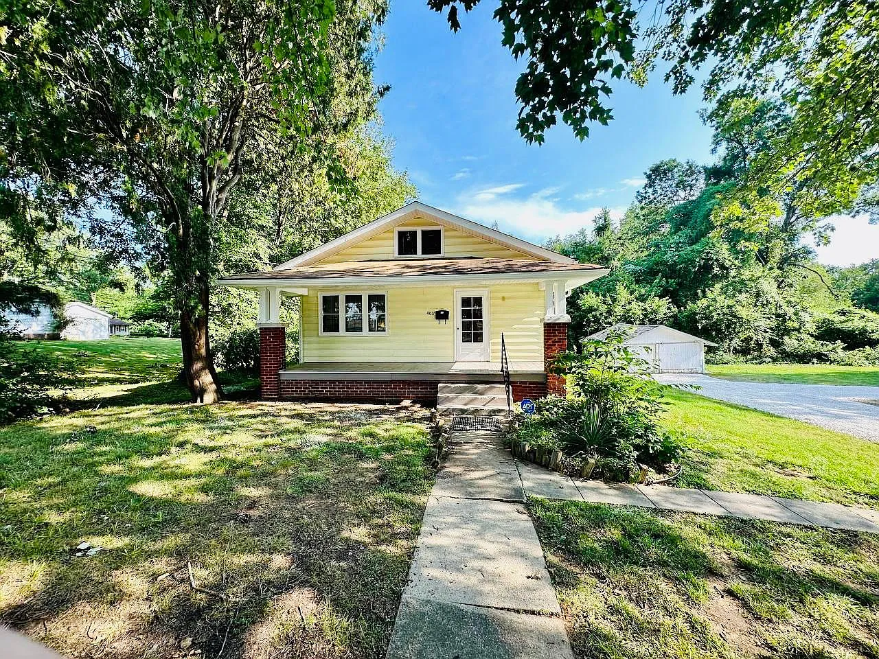 4011 Covert Ave — Photo 1