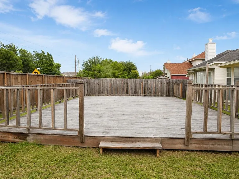 15154 Kingsbridge Way — Photo 11