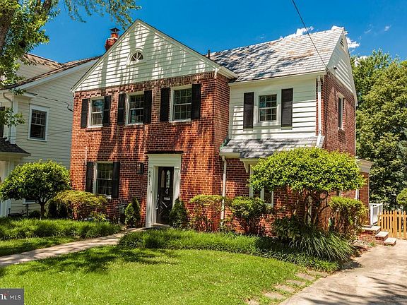 3rd image of 4811 Drummond Ave