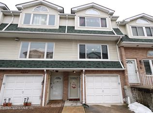 45 Woodcutters Ln, Staten Island, NY 10306