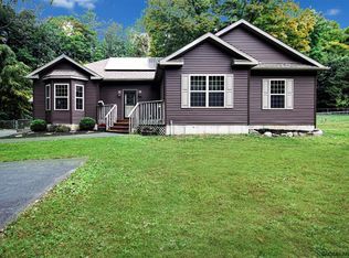 7 Wright Rd, Stillwater, NY 12170