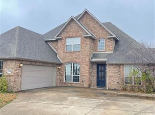 4555 Wedge Dr, Fayetteville, AR 72703