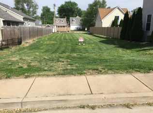 1404 N 3rd St, Saint Charles, MO 63301