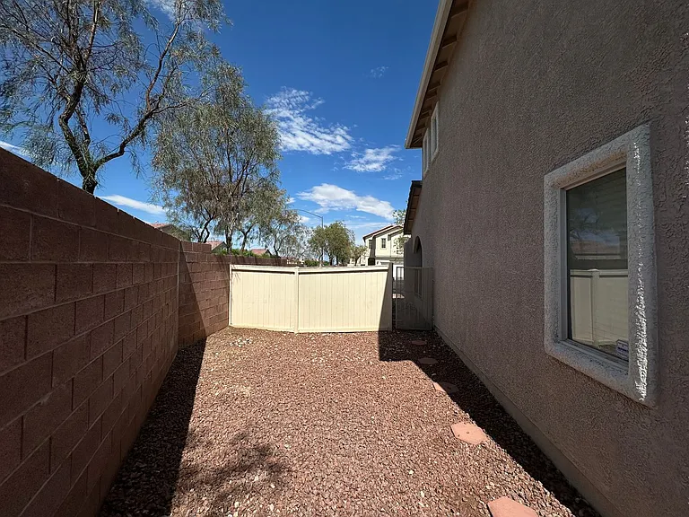 7305 Prussian Green St — Photo 22
