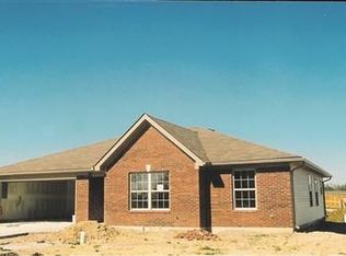 11904 Perry Crossing Pkwy, Sellersburg, IN 47172