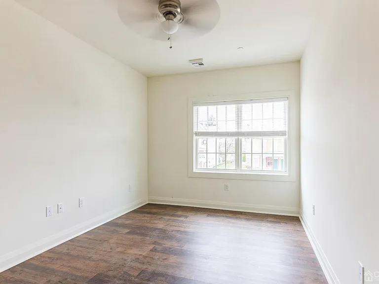 361 Main St #202 — Photo 10