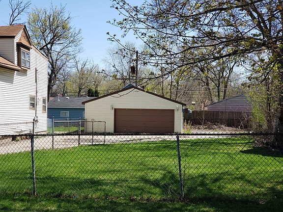 2nd image of 523 Arbor Dr